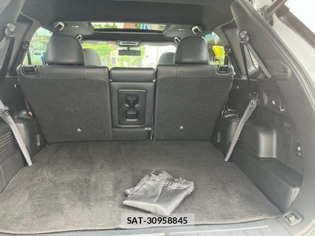 Mitsubishi OUTLANDER PHEV 2022-01 8101117-11