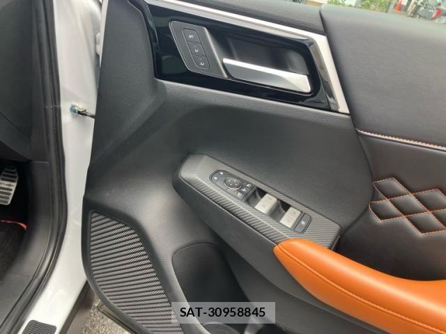 Mitsubishi OUTLANDER PHEV 2022-01 8101117-14