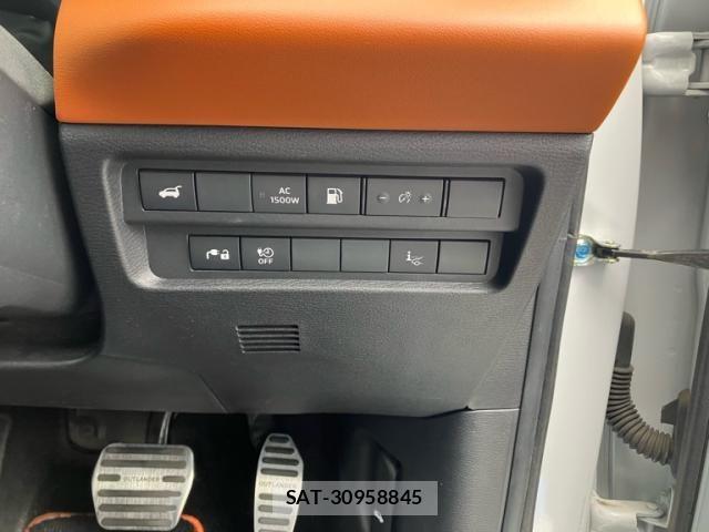 Mitsubishi OUTLANDER PHEV 2022-01 8101117-17