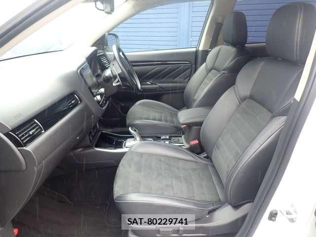 Mitsubishi OUTLANDER PHEV 2021-05 8101118-10