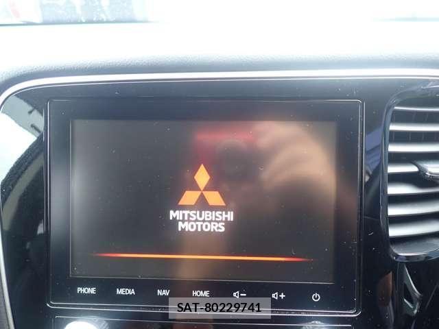 Mitsubishi OUTLANDER PHEV 2021-05 8101118-22