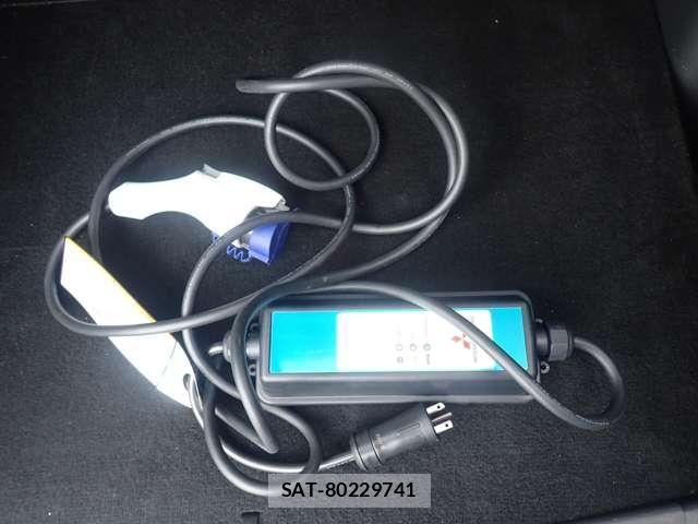 Mitsubishi OUTLANDER PHEV 2021-05 8101118-26