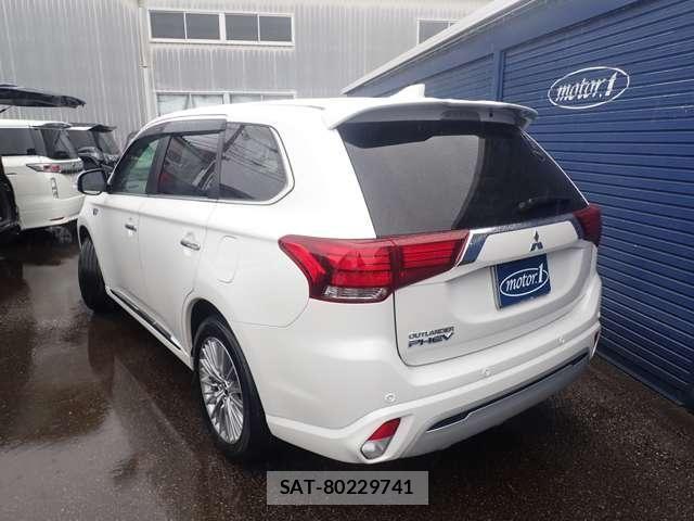 Mitsubishi OUTLANDER PHEV 2021-05 8101118-4
