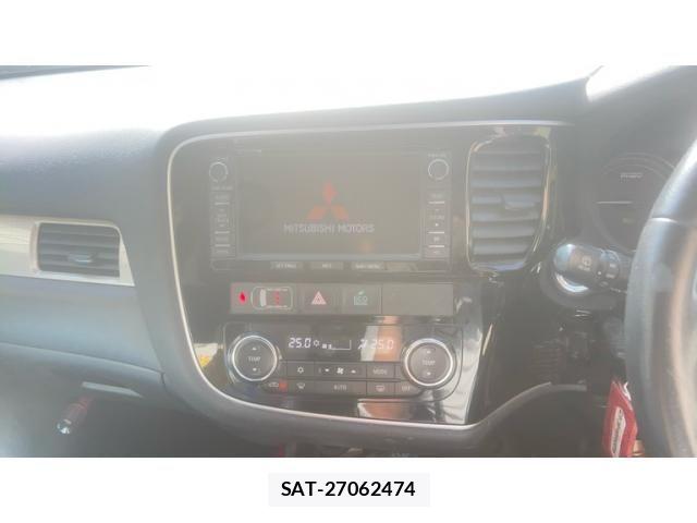 Mitsubishi OUTLANDER PHEV 2013-02 8101123-16