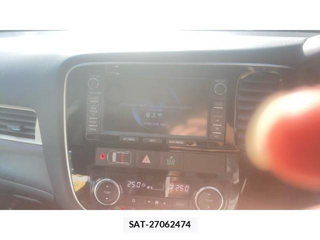Mitsubishi OUTLANDER PHEV 2013-02 8101123-17