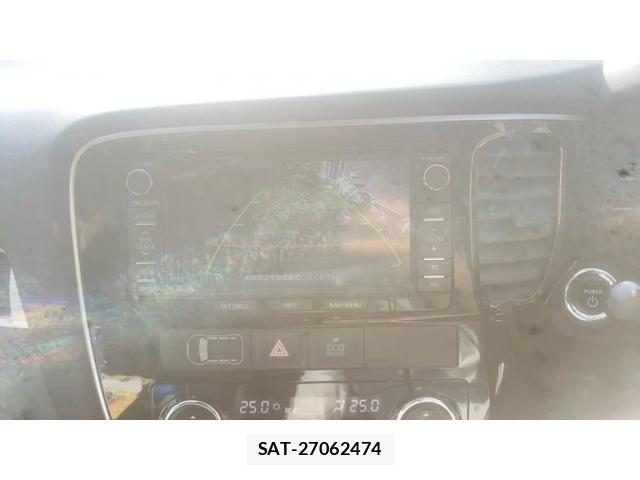 Mitsubishi OUTLANDER PHEV 2013-02 8101123-18