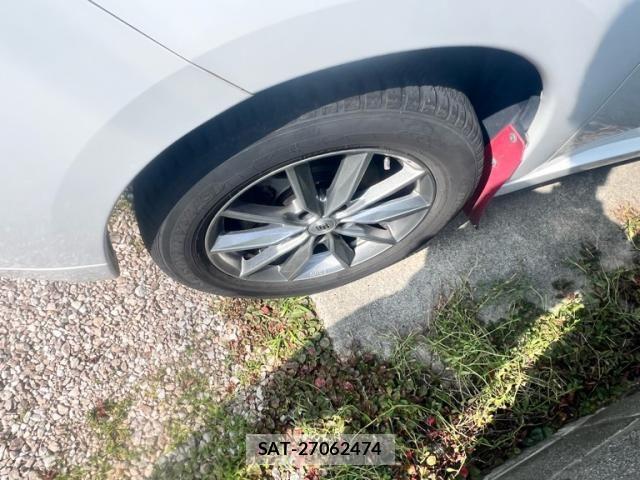 Mitsubishi OUTLANDER PHEV 2013-02 8101123-2