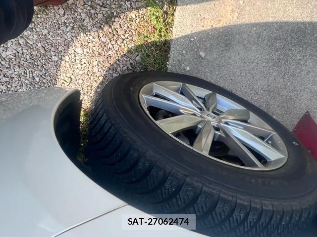 Mitsubishi OUTLANDER PHEV 2013-02 8101123-4