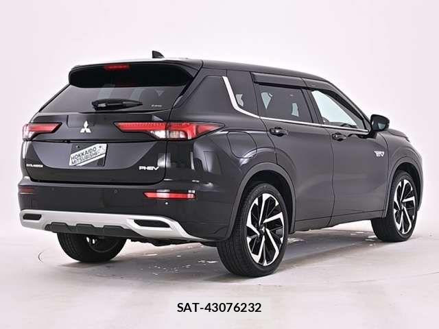 Mitsubishi OUTLANDER PHEV 2022-06 8101107-19