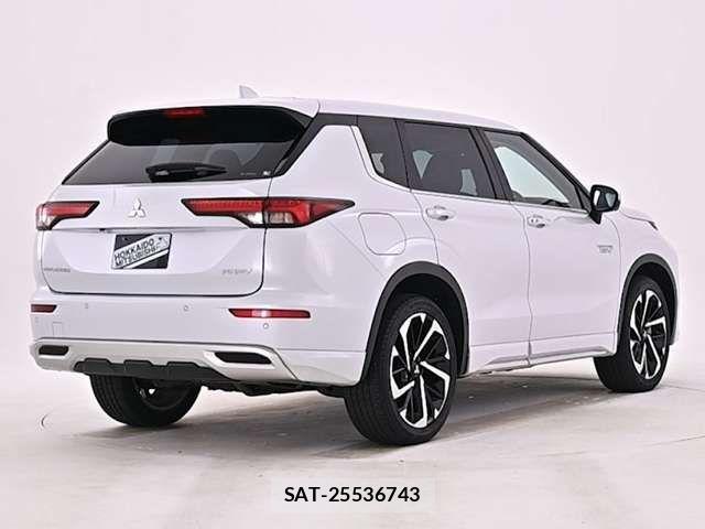 Mitsubishi OUTLANDER PHEV 2023-02 8101112-18