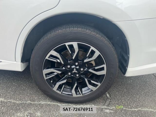 Mitsubishi OUTLANDER PHEV 2018-02 8101120-9