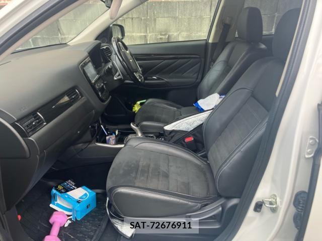 Mitsubishi OUTLANDER PHEV 2018-02 8101120-14