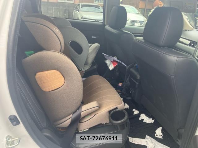 Mitsubishi OUTLANDER PHEV 2018-02 8101120-17