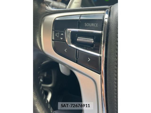 Mitsubishi OUTLANDER PHEV 2018-02 8101120-21