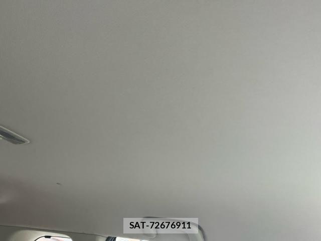 Mitsubishi OUTLANDER PHEV 2018-02 8101120-26