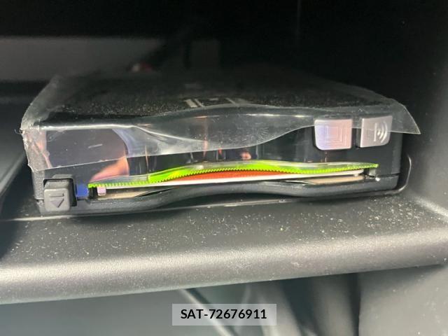 Mitsubishi OUTLANDER PHEV 2018-02 8101120-27