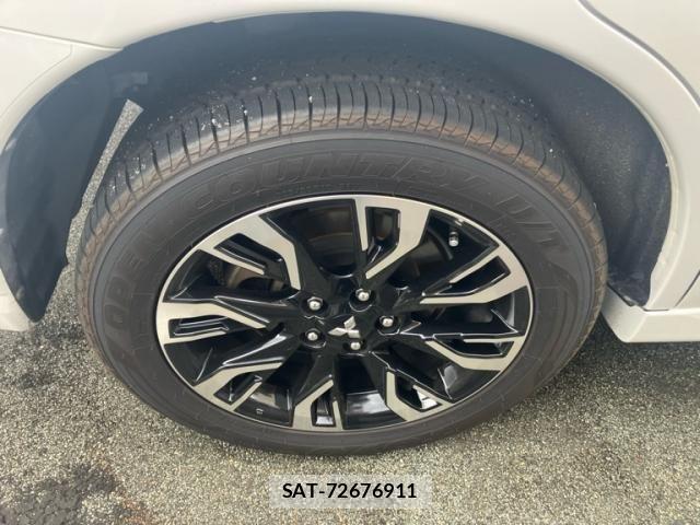 Mitsubishi OUTLANDER PHEV 2018-02 8101120-8