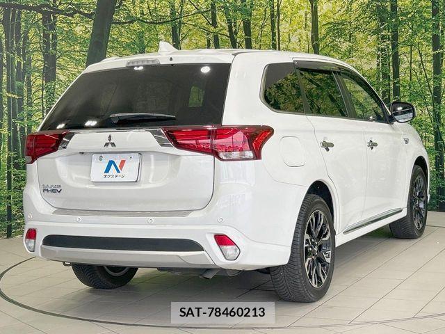 Mitsubishi OUTLANDER PHEV 2017-03 8101119-16