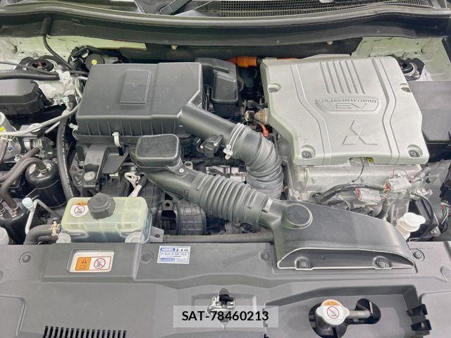 Mitsubishi OUTLANDER PHEV 2017-03 8101119-17