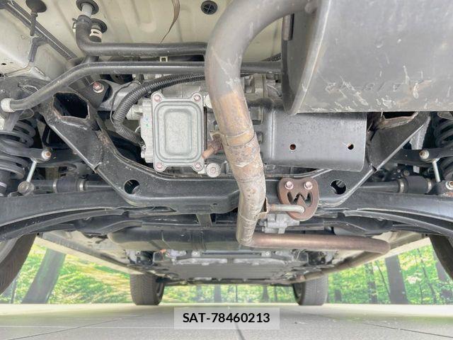 Mitsubishi OUTLANDER PHEV 2017-03 8101119-18