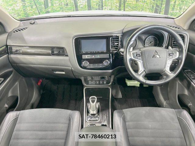 Mitsubishi OUTLANDER PHEV 2017-03 8101119-1