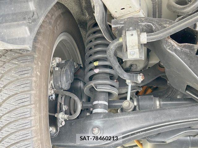 Mitsubishi OUTLANDER PHEV 2017-03 8101119-19