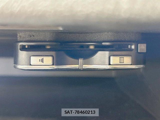 Mitsubishi OUTLANDER PHEV 2017-03 8101119-6