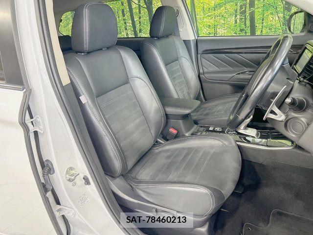 Mitsubishi OUTLANDER PHEV 2017-03 8101119-7