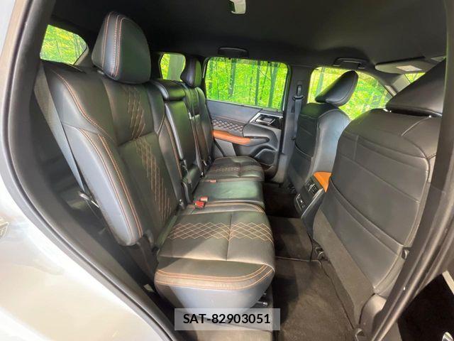 Mitsubishi OUTLANDER PHEV 2022-06 8131820-8