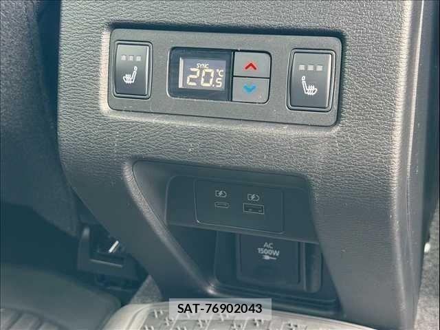 Mitsubishi OUTLANDER PHEV 2022-01 8131822-25