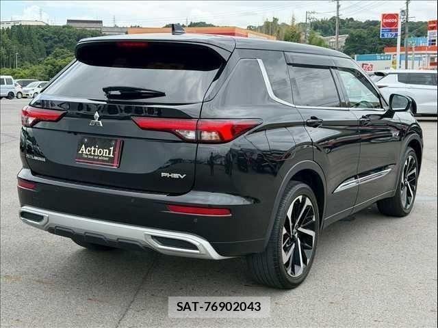 Mitsubishi OUTLANDER PHEV 2022-01 8131822-4