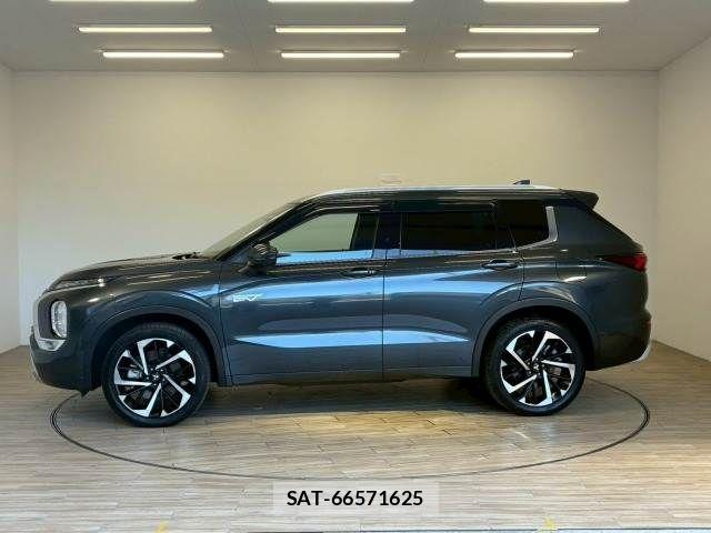 Mitsubishi OUTLANDER PHEV 2023-12 8146393-15