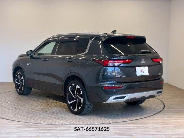 Mitsubishi OUTLANDER PHEV 2023-12 8146393-16