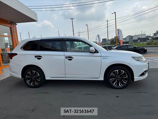 Mitsubishi OUTLANDER PHEV 2016-01 8146398-10