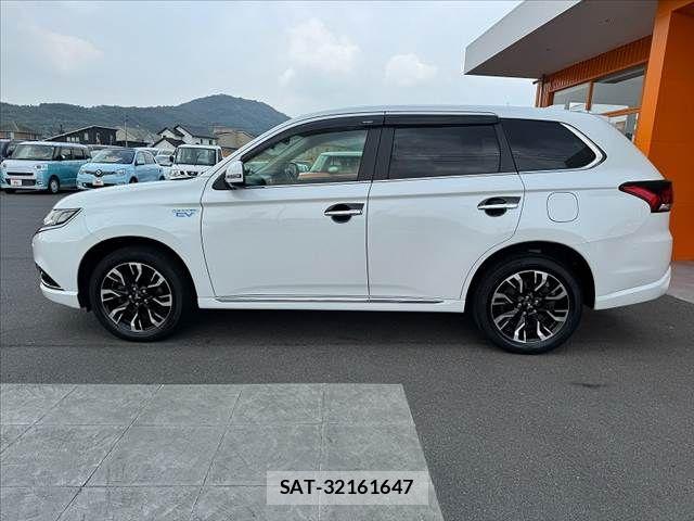 Mitsubishi OUTLANDER PHEV 2016-01 8146398-11