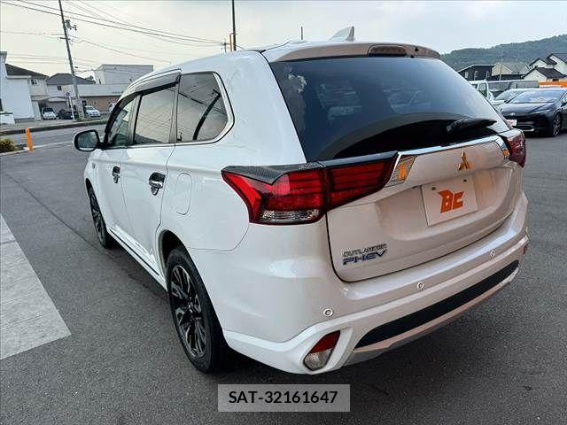Mitsubishi OUTLANDER PHEV 2016-01 8146398-12