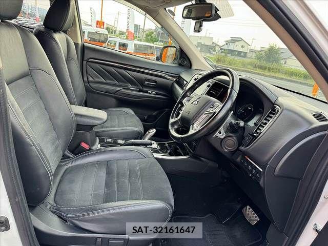 Mitsubishi OUTLANDER PHEV 2016-01 8146398-15