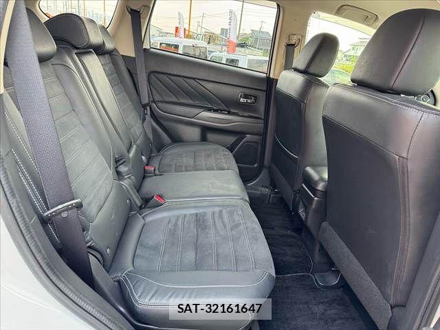 Mitsubishi OUTLANDER PHEV 2016-01 8146398-16