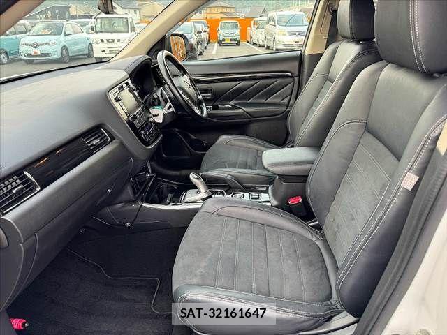 Mitsubishi OUTLANDER PHEV 2016-01 8146398-17