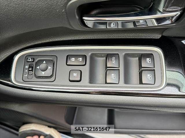 Mitsubishi OUTLANDER PHEV 2016-01 8146398-28