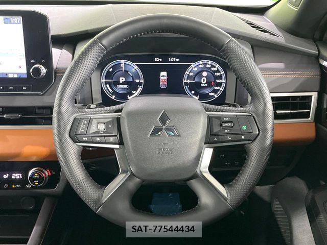 Mitsubishi OUTLANDER PHEV 2022-07 8146396-10