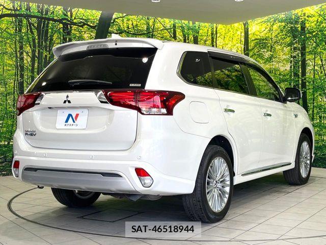 Mitsubishi OUTLANDER PHEV 2019-08 8146397-16