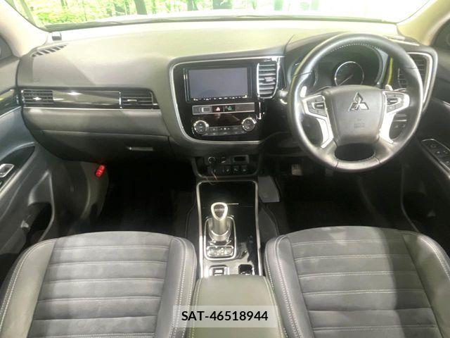 Mitsubishi OUTLANDER PHEV 2019-08 8146397-1