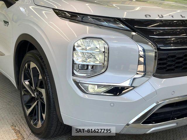 Mitsubishi OUTLANDER PHEV 2022-04 8158984-12