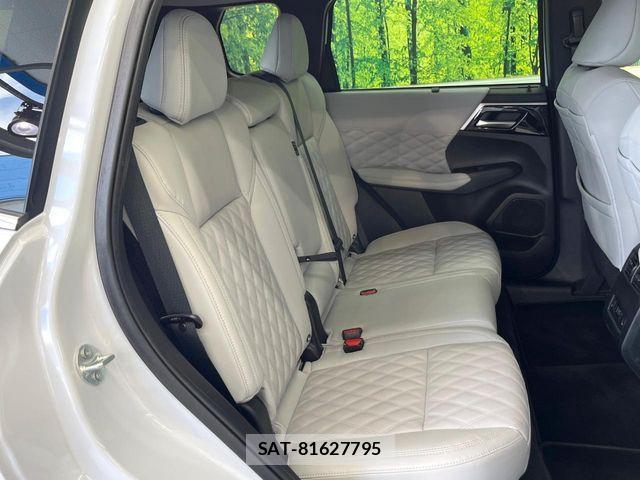 Mitsubishi OUTLANDER PHEV 2022-04 8158984-8
