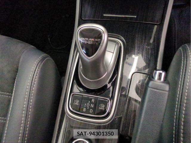 Mitsubishi OUTLANDER PHEV 2015-10 8158987-11