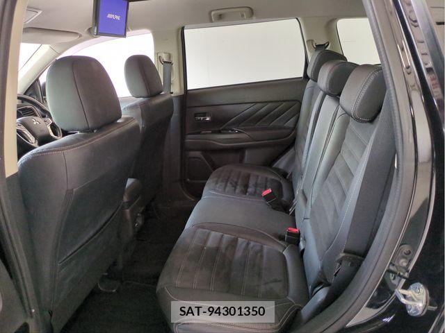 Mitsubishi OUTLANDER PHEV 2015-10 8158987-4