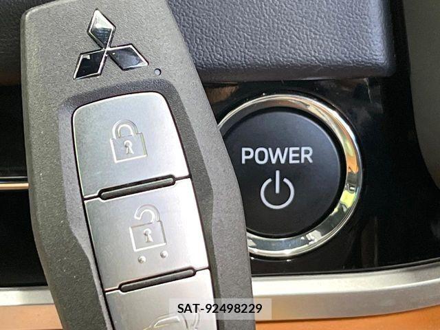 Mitsubishi OUTLANDER PHEV 2022-01 8158983-9
