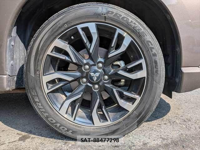 Mitsubishi OUTLANDER PHEV 2017-10 8158985-12