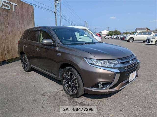 Mitsubishi OUTLANDER PHEV 2017-10 8158985-14